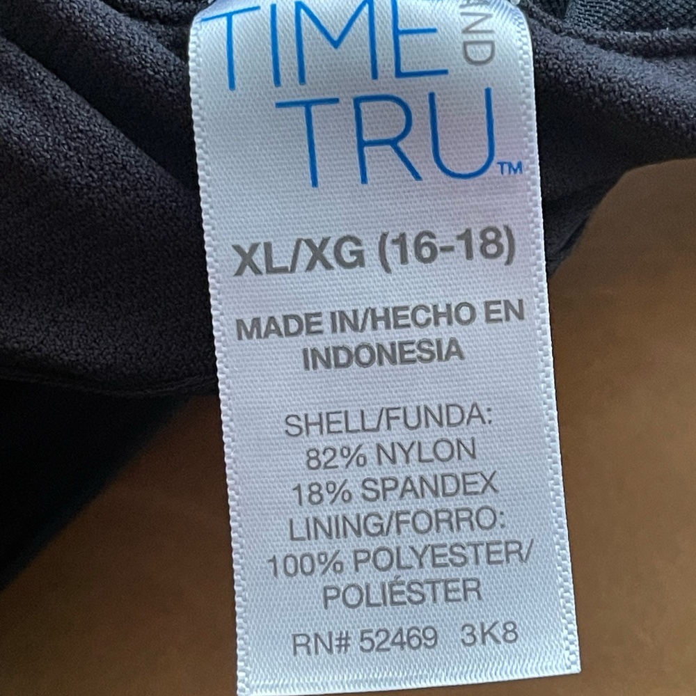 Time and Tru swimsuit - Picture 3 of 3